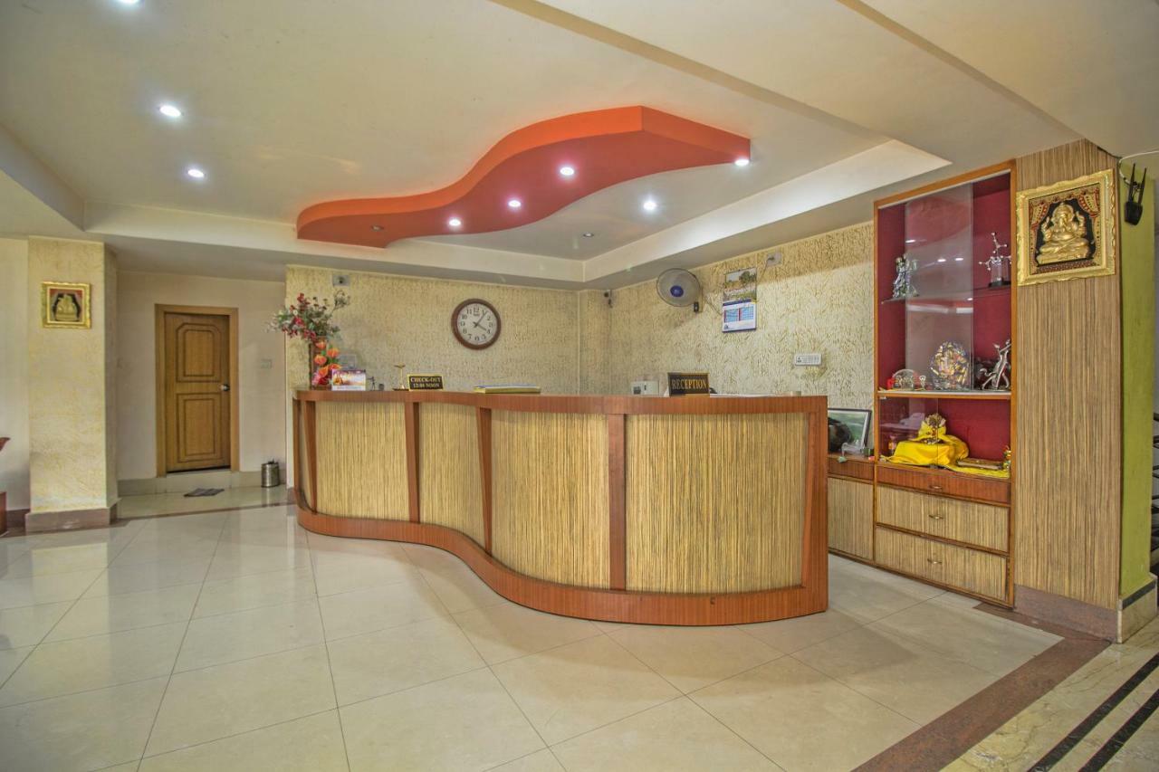 Hotel Nandanik Palace Falakata Exterior photo